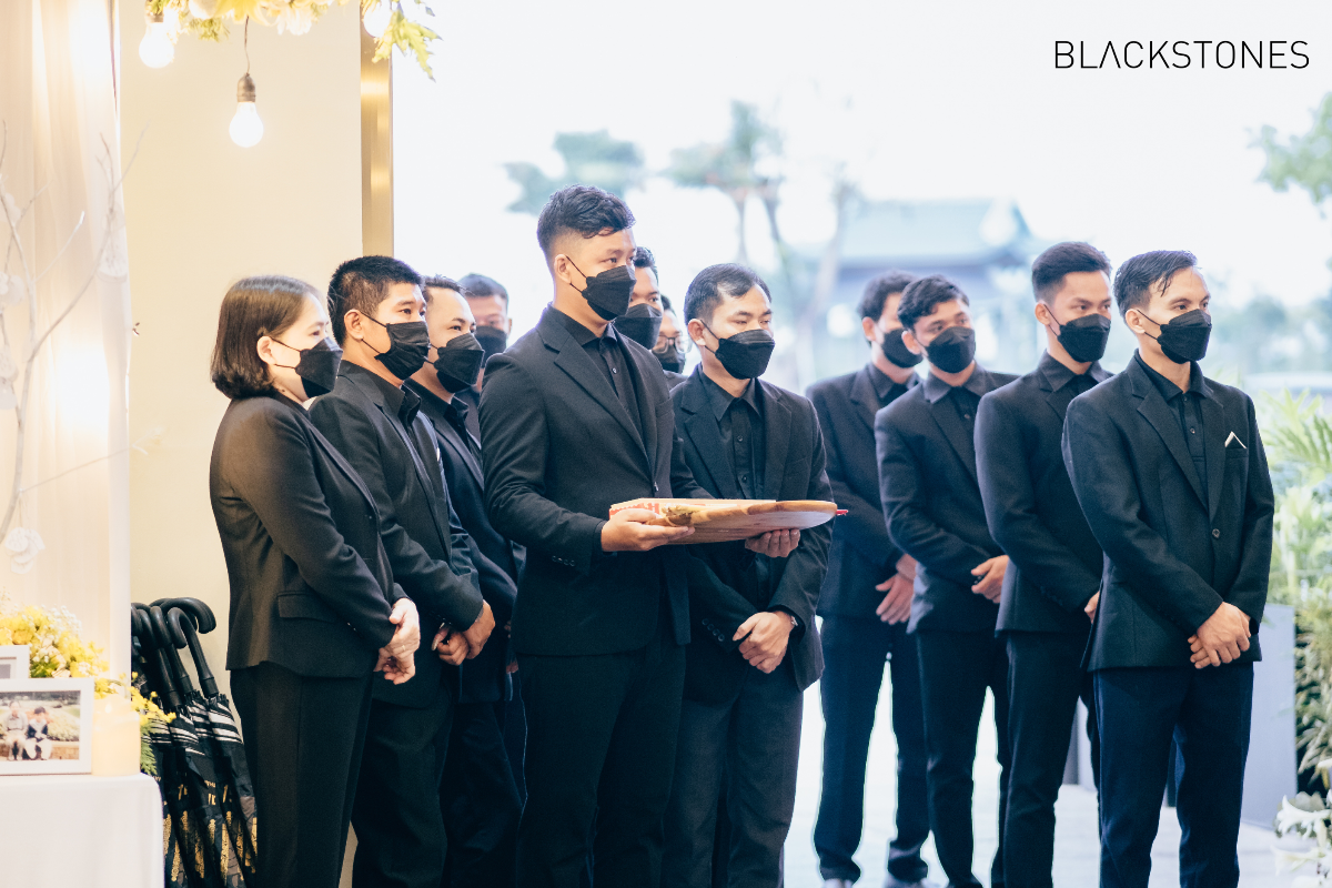 Đội ngũ nhân viên chuyên nghiệp Blackstones